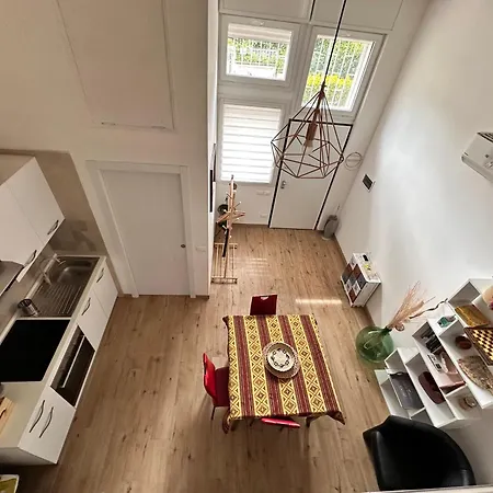 דירה Miniloft Portablu